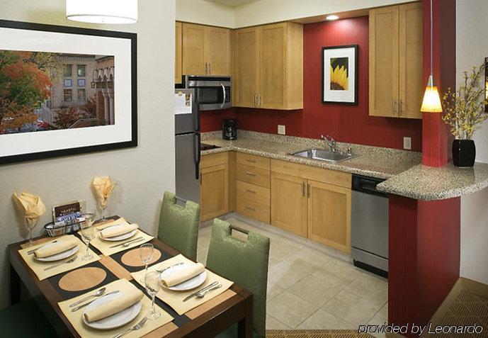 Residence Inn Kansas City Airport Exterior foto